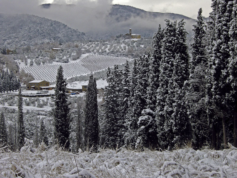 La magica atmosfera del Chianti innevato